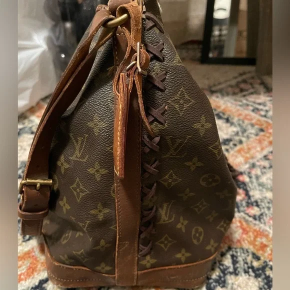 Purse no longer has fringe! Braided sides. - Picture 6 of 9